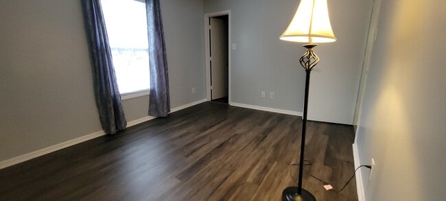 Photo - 10938 Parker Dr House