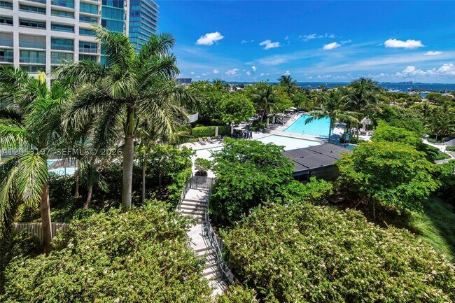 Foto del edificio - 2821 S Bayshore Dr