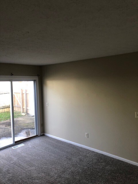 Building Photo - Check out this beautiful 4 Bedroom, 2.5 ba...