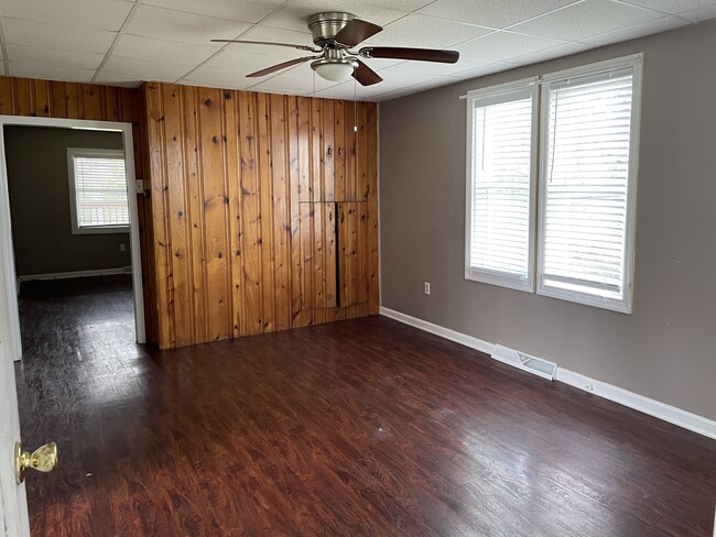 Building Photo - 11 Strabane Ave