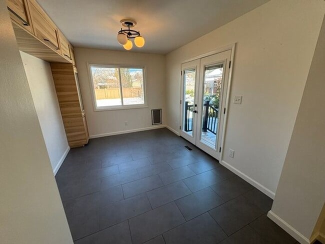 Building Photo - Millcreek Canyon Rim updated 3 bed 2 bath home