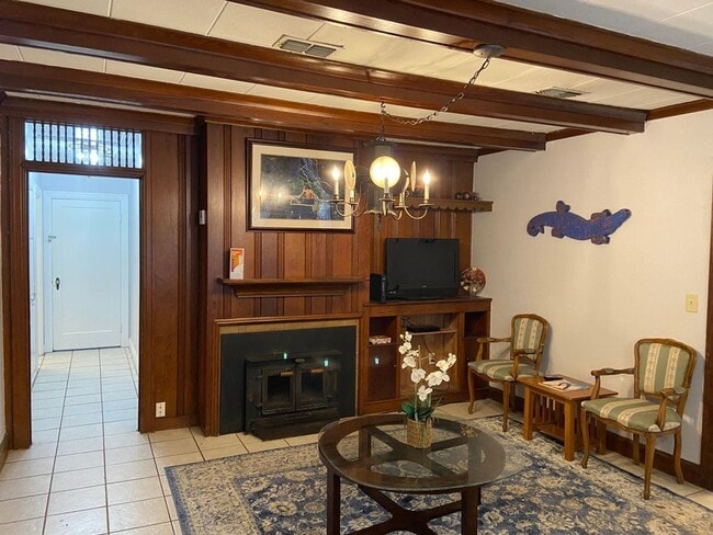 Building Photo - 123