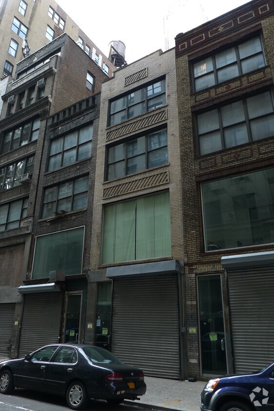 Primary Photo - 40 W 36th St