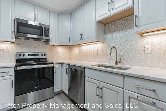 Building Photo - 1 br, 1 bath House - 6210 Edsall Rd  #201
