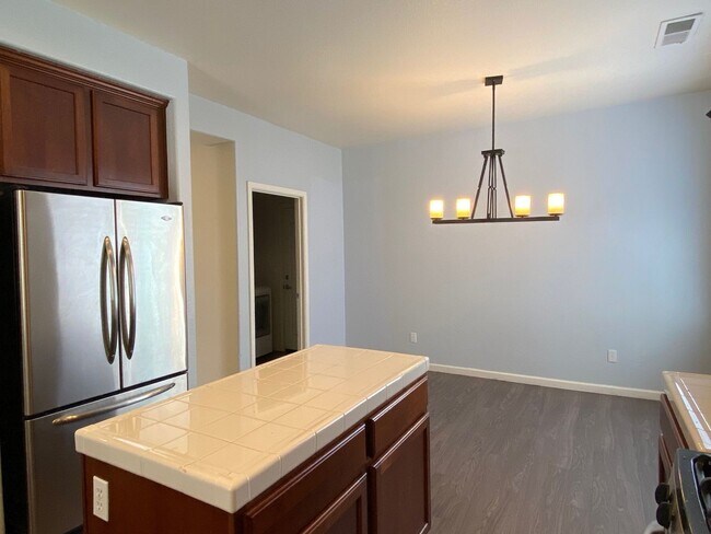 Building Photo - 404 Sysonby Ct - 4 bedroom home in Curti R...