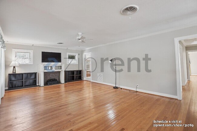 Building Photo - 607 Del Mar Blvd