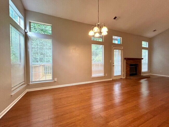 Building Photo - 8607 Kirkley Glen Ln