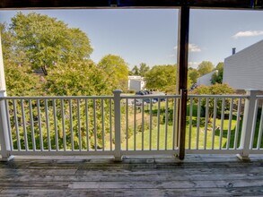 Large Private Balcony - Twin Ridge Apartments I