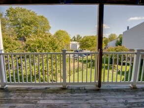 Large Private Balcony - Twin Ridge Apartments I