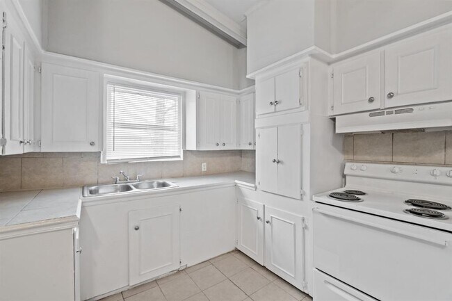 Foto del edificio - 2634 Knotty Oaks Trail