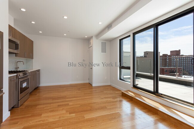 Building Photo - 2117 31st Ave