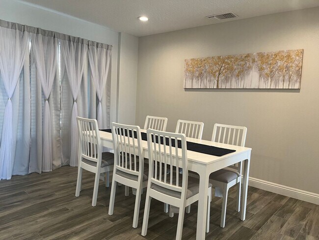 Building Photo - Available Now!! 4 Bedroom 2 Bath home in A...
