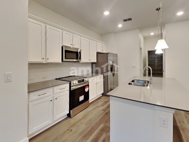Foto del edificio - 27192 St Andrews Ave