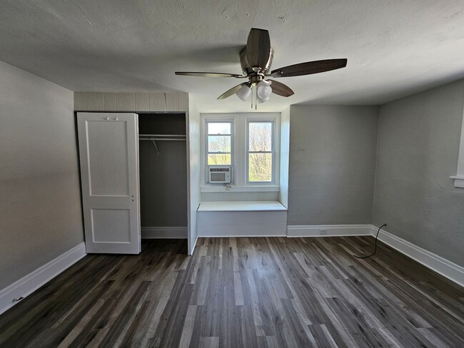 Building Photo - Newly updated 1 bedroom 1 bath apartment f...
