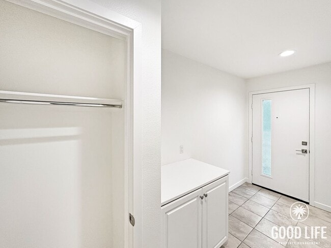 Foto del edificio - Beautiful 3BR Home in Stanton | Private Yard + Attached Garage