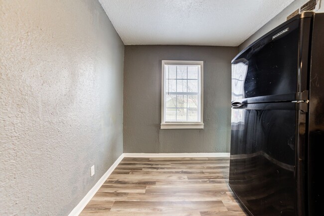 Building Photo - Beautifully Updated 3 Bedroom Home!