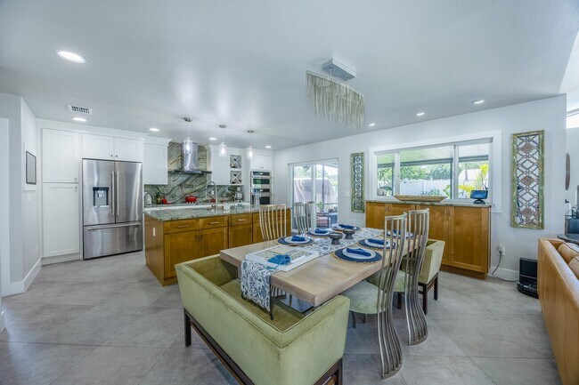 Foto del edificio - Fully Renovated 4 Bed/ 2.5 Bath Home in Wi...