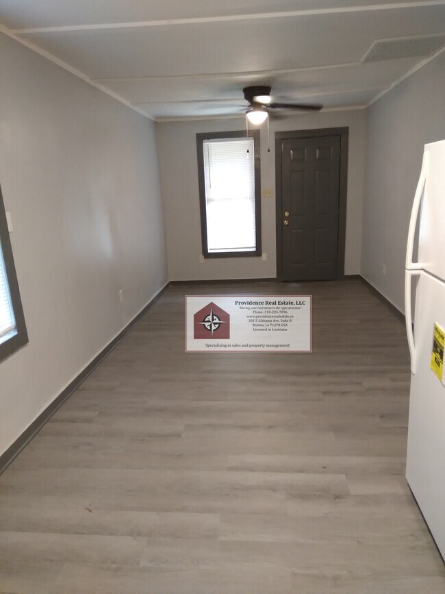 Building Photo - 1405 Lincoln Ave