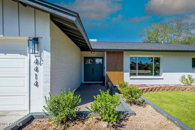 Building Photo - 4414 S Terrace Rd