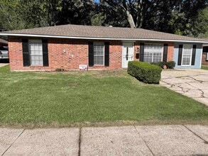 Building Photo - 5115 Woodlawn Ave