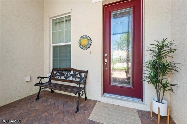 Building Photo - 6140 Victory Dr