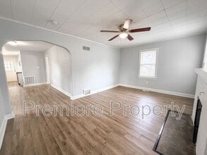 Building Photo - 36 N Poe St