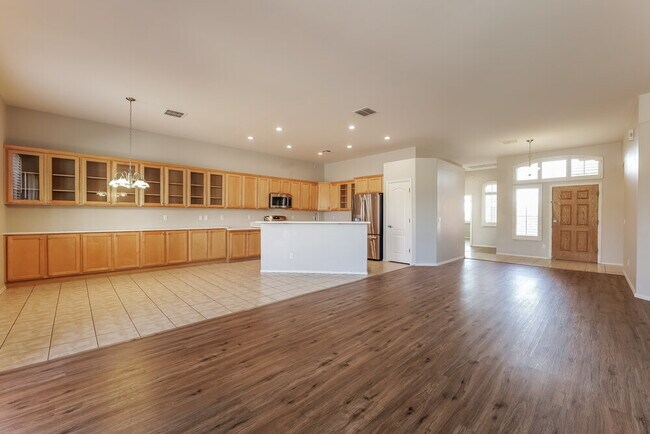 Foto del edificio - 5560 W Crystal Rain Pl