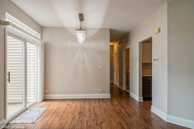 Building Photo - 150 Hidden Pond Cir