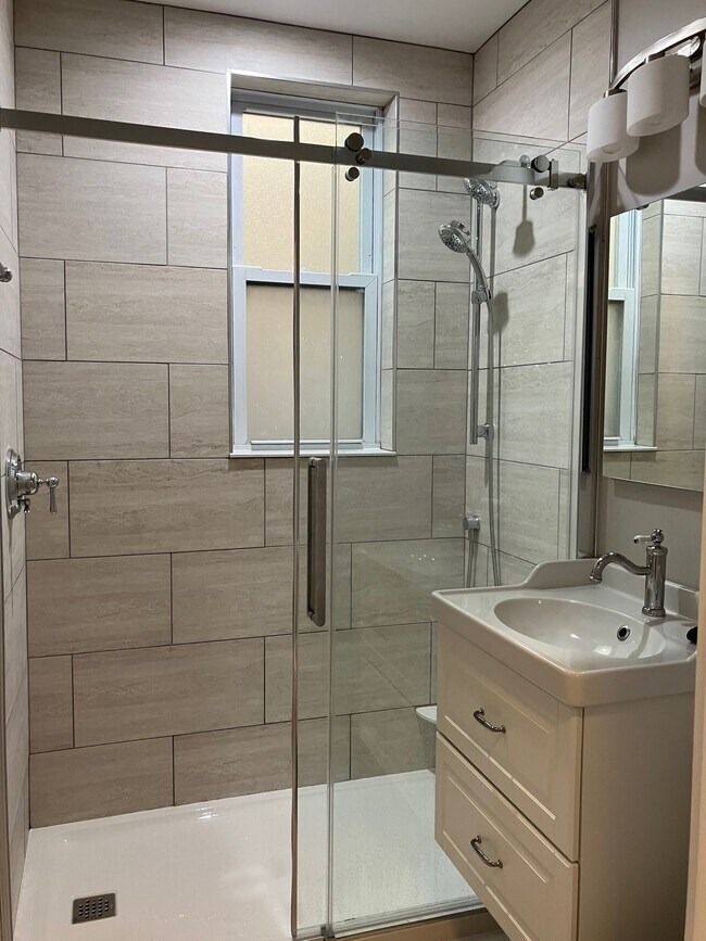 Foto del edificio - 1744 N Honore St