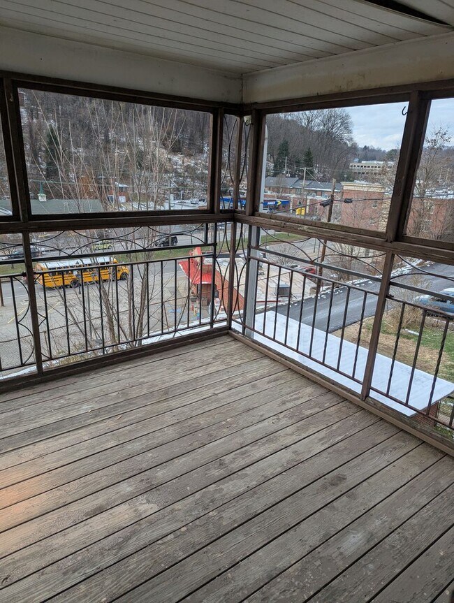 Foto del edificio - 531 Halsey Ave
