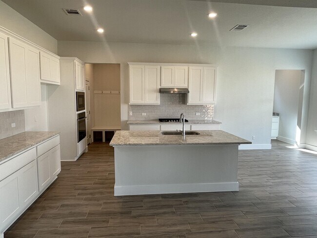 Building Photo - 100 Buckle Cove