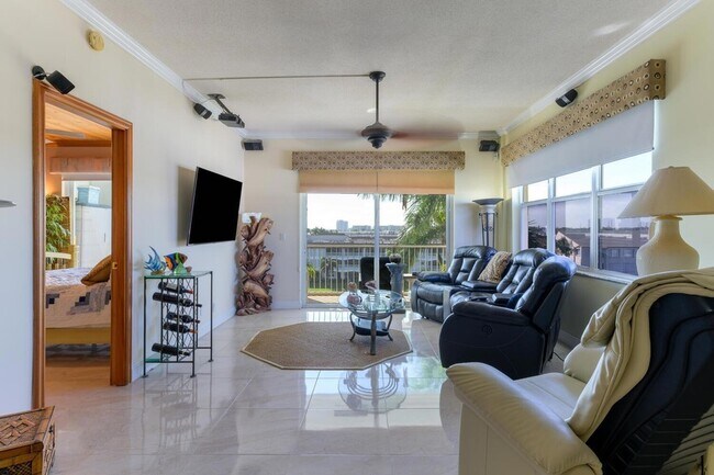 Building Photo - 100 Paradise Harbour Blvd
