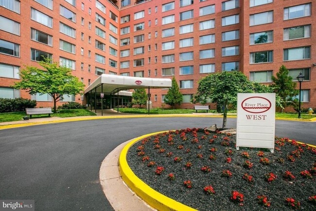 Foto del edificio - 1111 Arlington Blvd