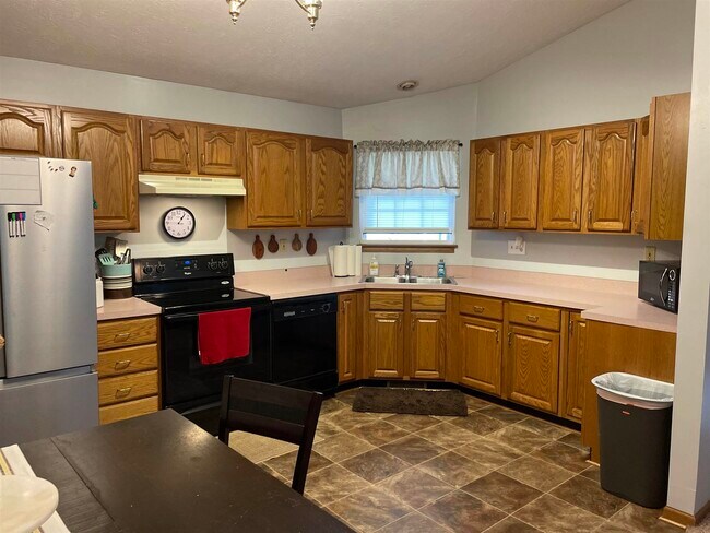 Building Photo - 315 Cromwell Ct