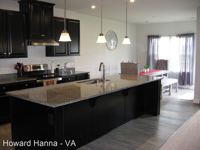 Building Photo - 3 br, 2 bath House - 511 Spring Hill Place