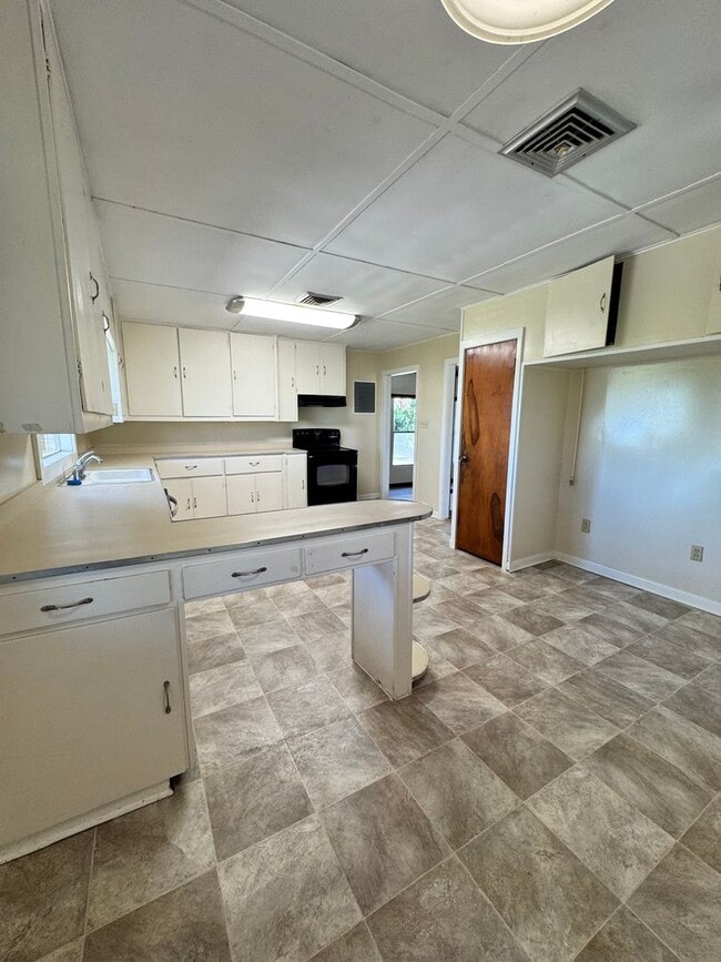 Building Photo - 11850 Schambeau Rd