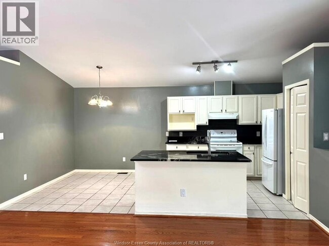 Building Photo - 1011 Silverdale Dr