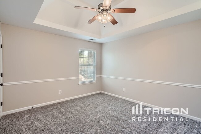 Building Photo - 301 Arbor Pl