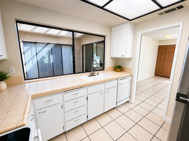 Building Photo - 48973 Canyon Crest Ln