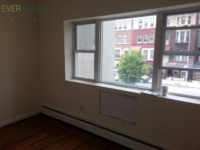 Building Photo - 293 Throop Ave