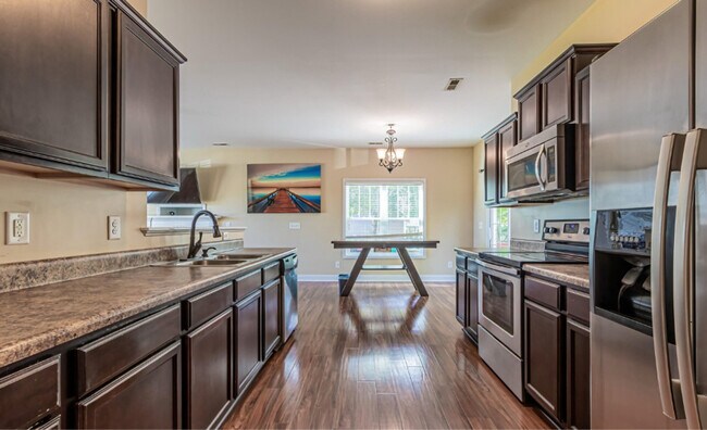 Foto del edificio - 245 Chadwick Acres Rd