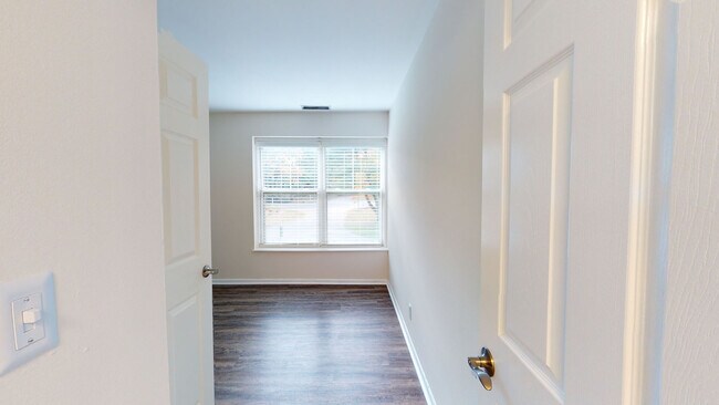 Interior Photo - The Commons at Windsor Gardens