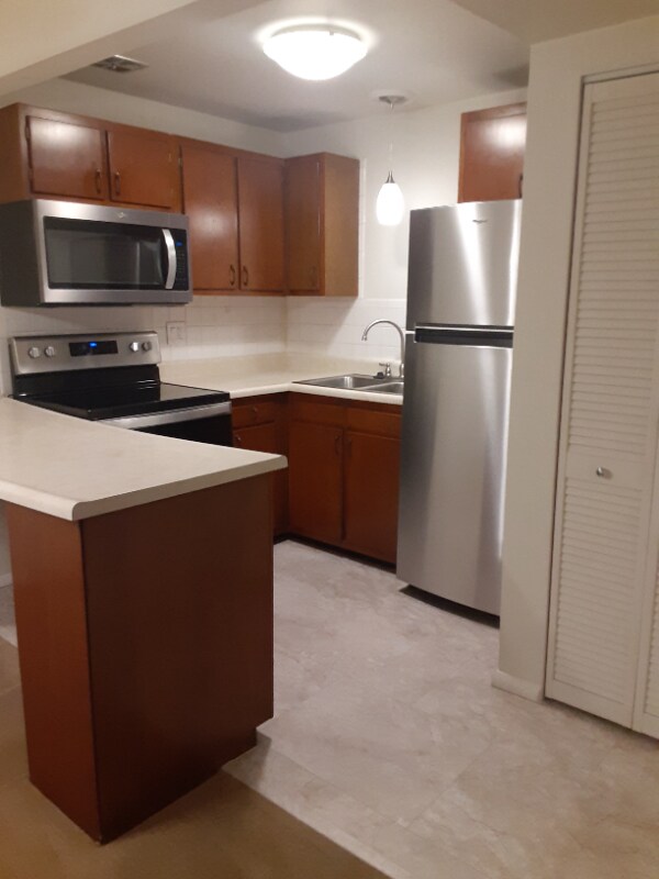 Foto principal - 104 Clinkscales Rd