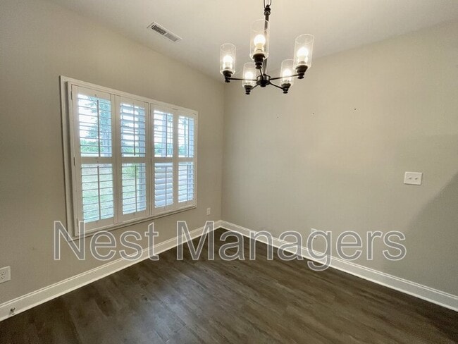 Foto del edificio - 5177 Maxwell Rd
