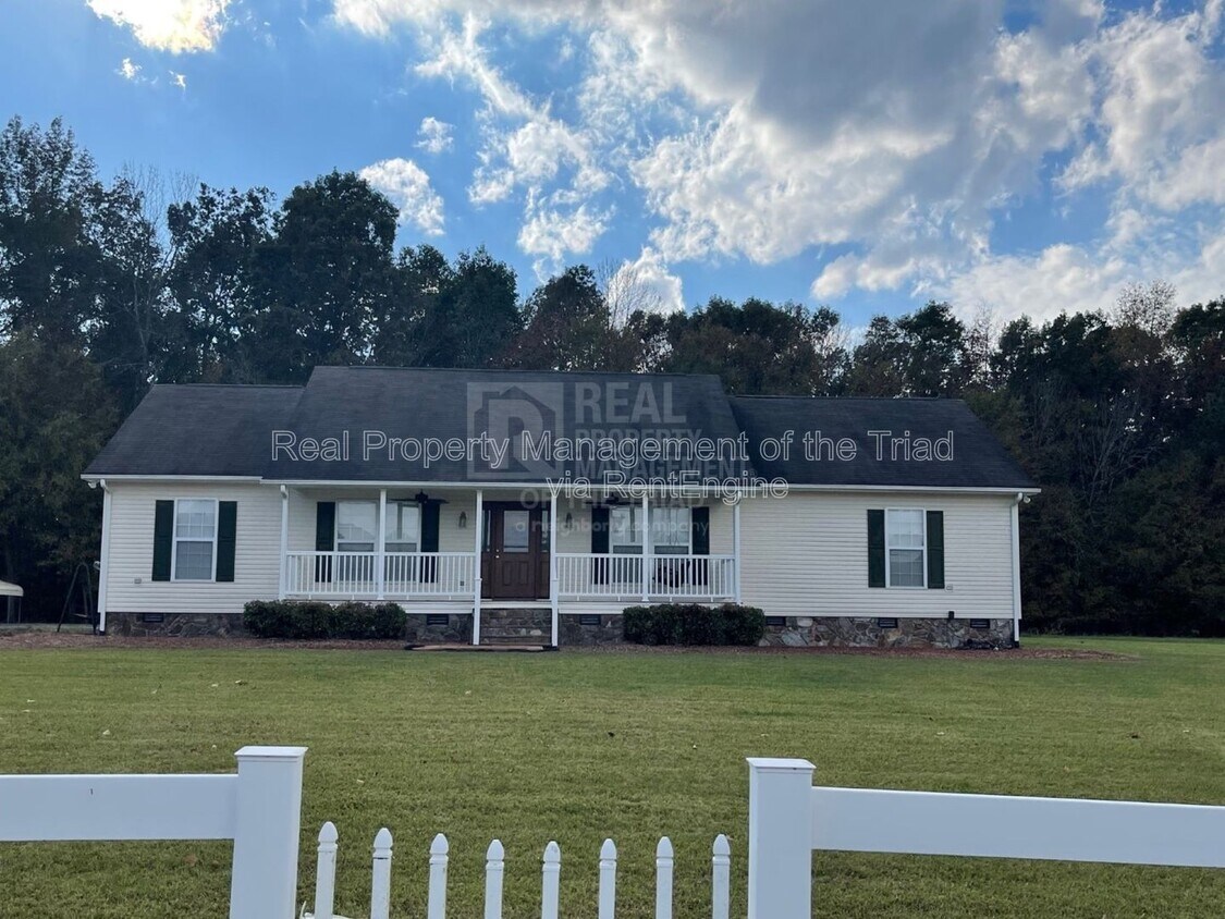 Foto principal - 6660 Alamance County Line Rd