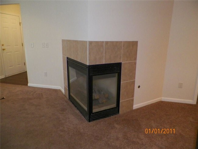 Building Photo - 390 Brookfield Dr