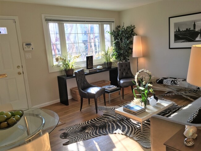 Building Photo - 1316 Constitution Ave NE