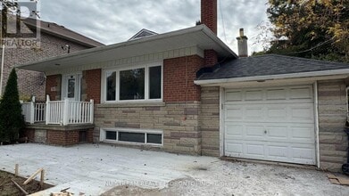 Building Photo - 435 Cummer Ave