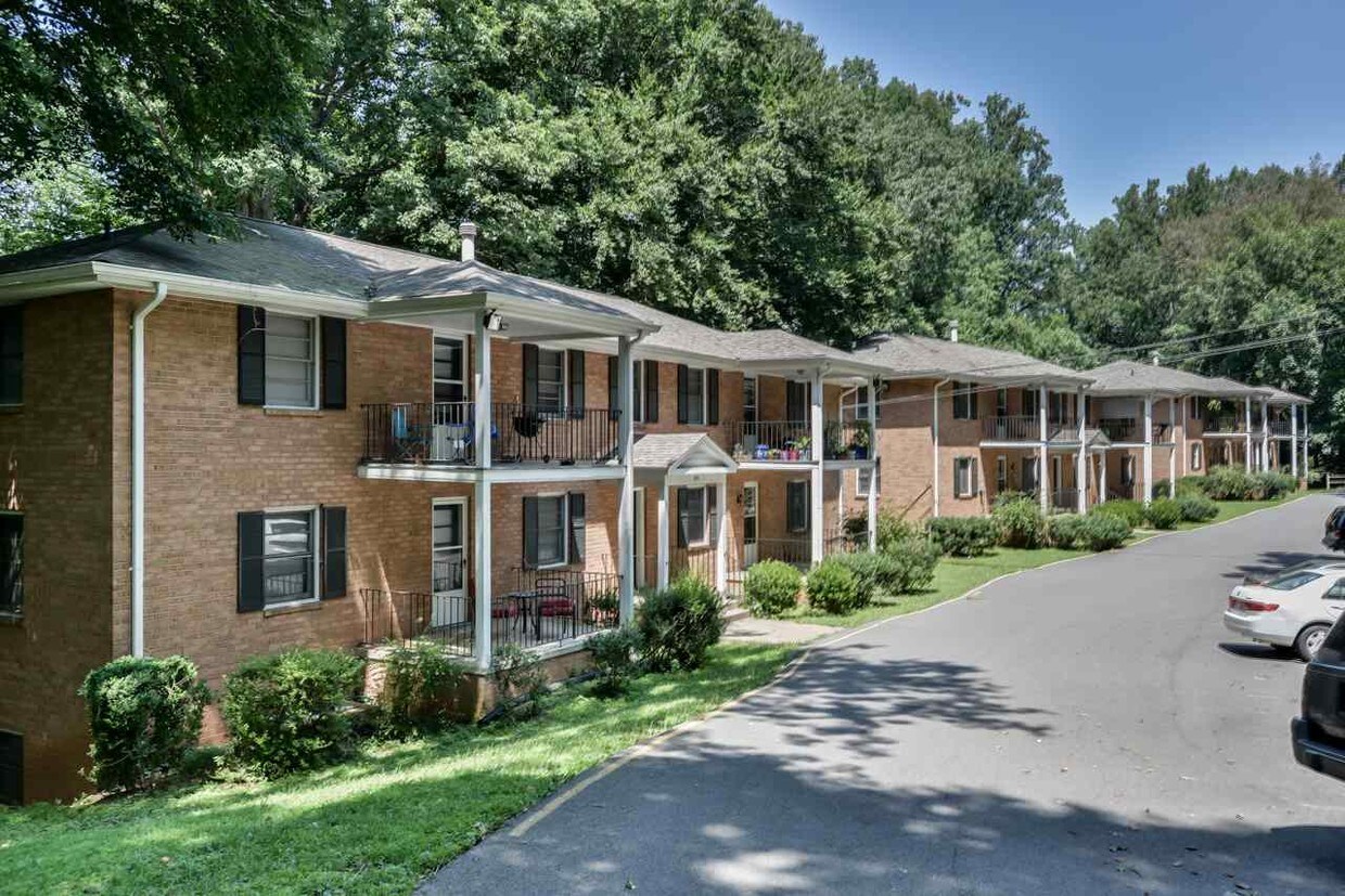 Primary Photo - 1225 Park St