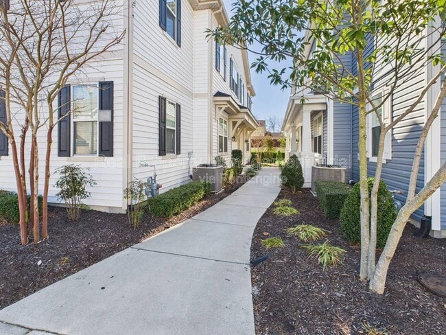 Foto del edificio - 5062 Hawkins Ml Wy